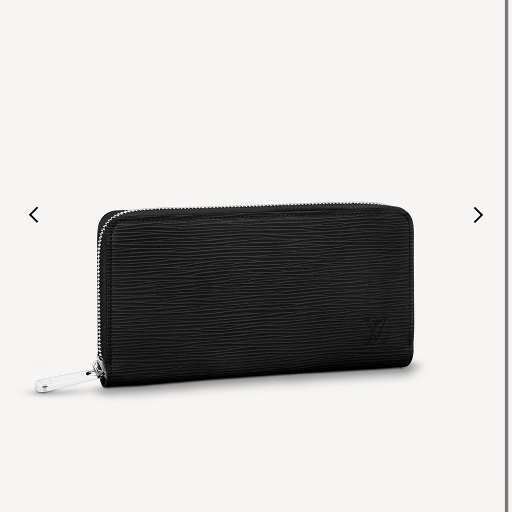 NWT Louis Vuitton Black Epi Leather Zippy Wallet